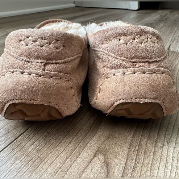 UGG Women’s Ansley Suede Slippers Sz 8 Tan - Picture 11 of 11